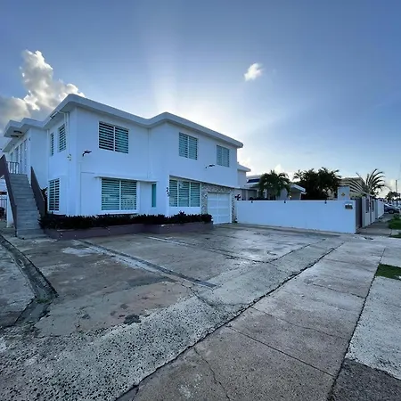 Multi Home In Isla Verde Beach Area With 5 Separate Apts Include 10 Bedrooms And 6 Bathrooms Sleep 26 People